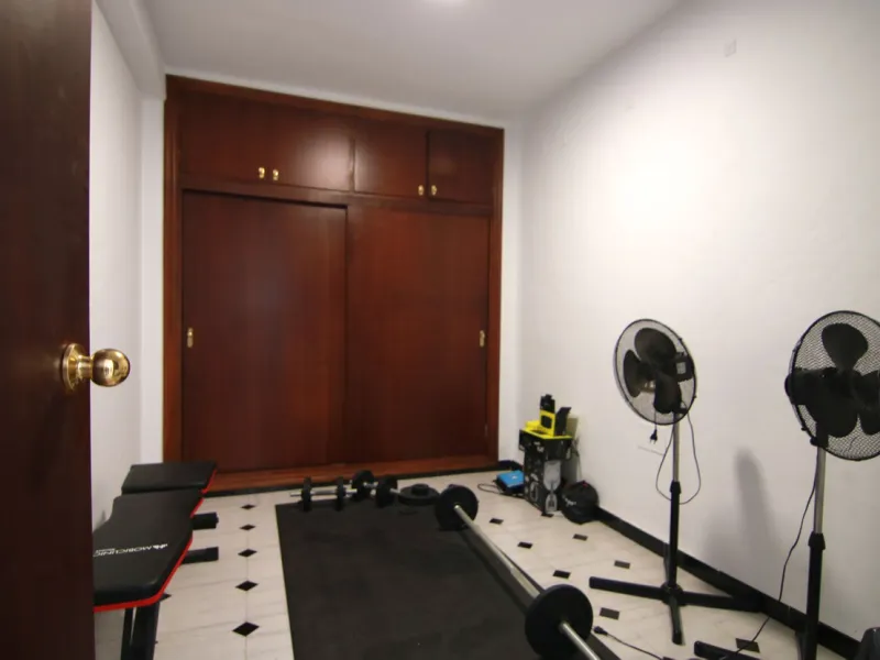 House - Townhouse в продаже в Coín, Málaga. В доме 6 спален и 2 ванных комнат. Площадь дома 128 м²