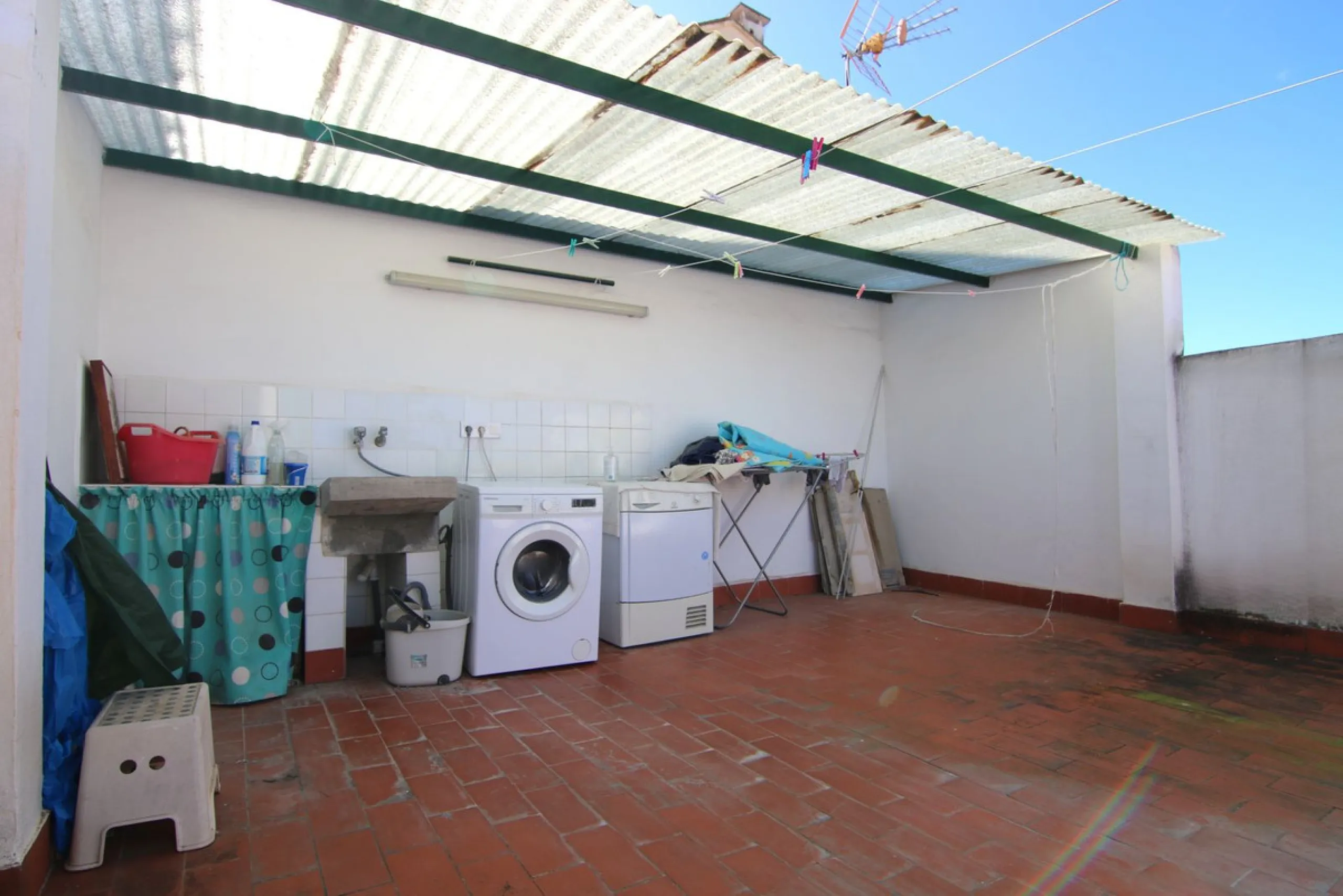 House - Townhouse в продаже в Coín, Málaga. В доме 6 спален и 2 ванных комнат. Площадь дома 128 м²