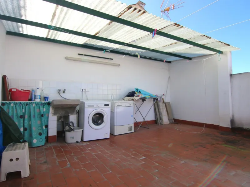 House - Townhouse в продаже в Coín, Málaga. В доме 6 спален и 2 ванных комнат. Площадь дома 128 м²
