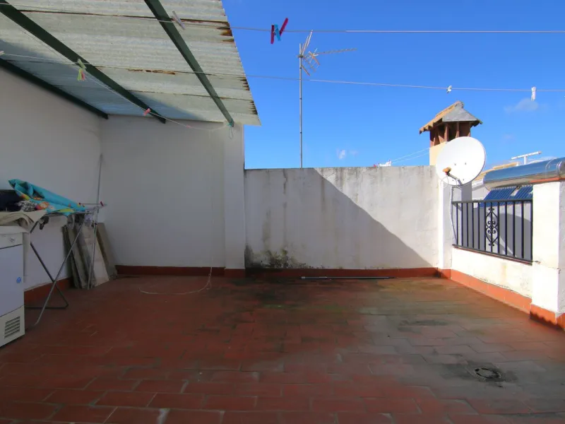 House - Townhouse в продаже в Coín, Málaga. В доме 6 спален и 2 ванных комнат. Площадь дома 128 м²