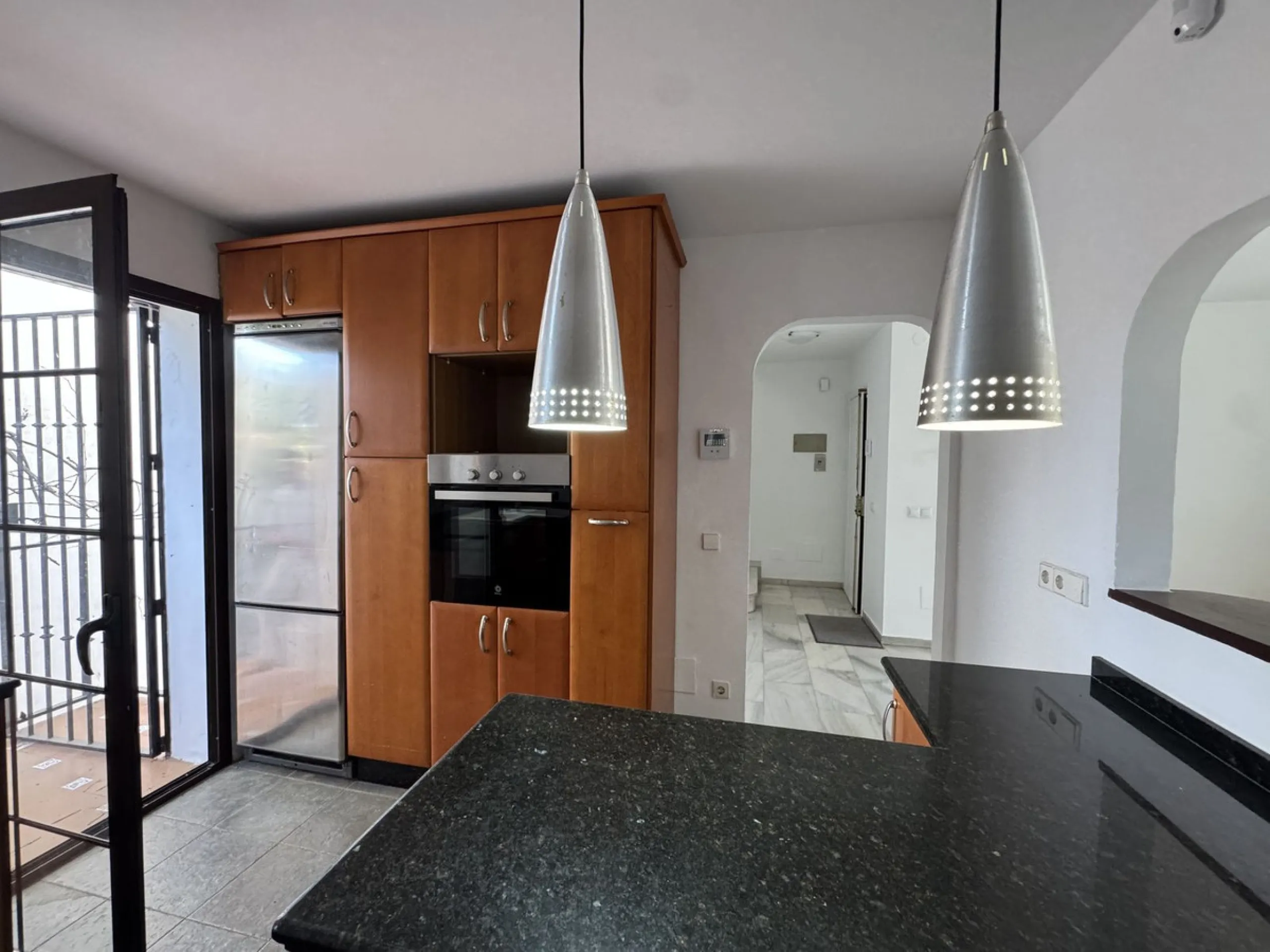 Exclusive townhouse in Marbella with sea views and prime location