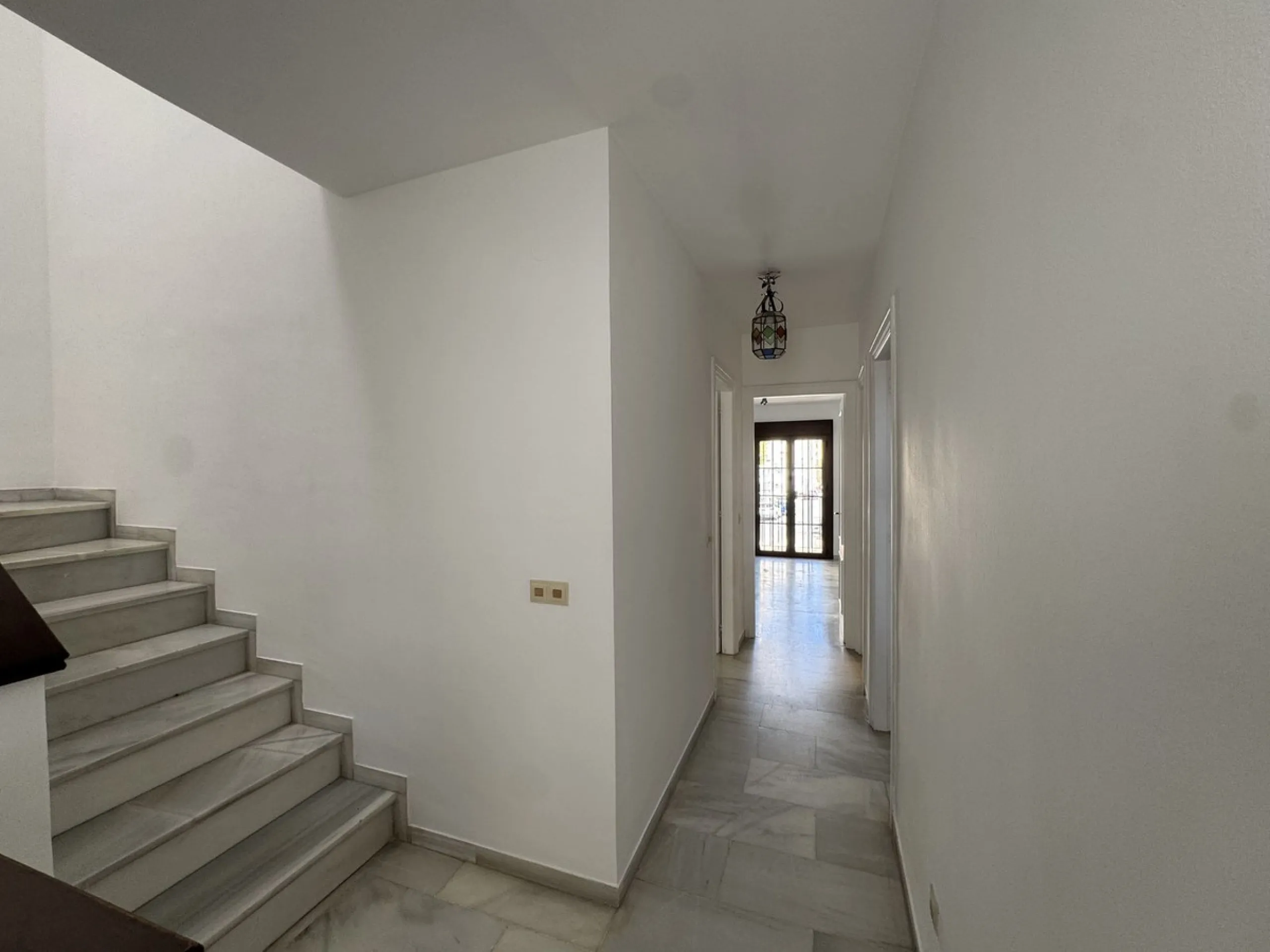 Exclusive townhouse in Marbella with sea views and prime location