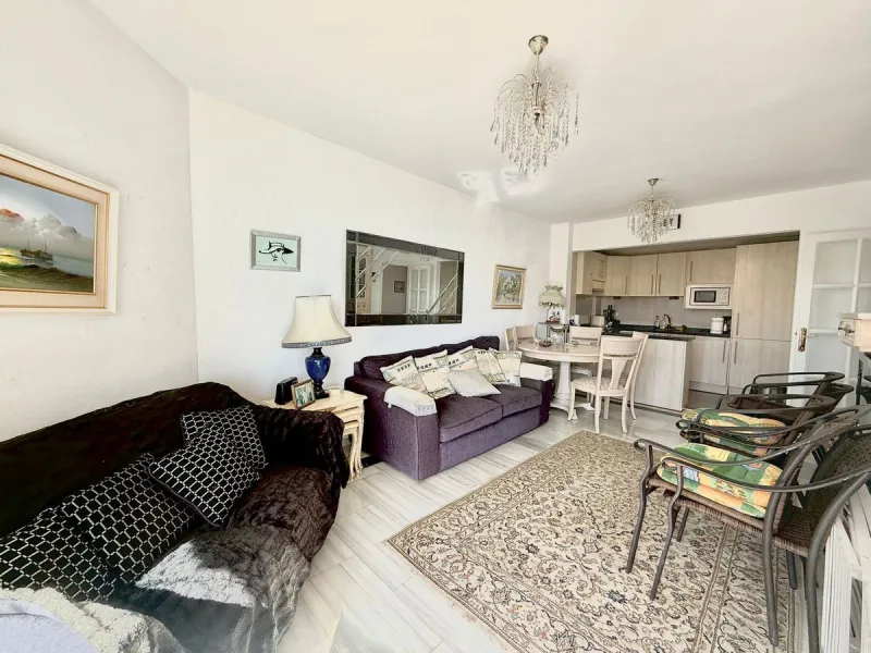 Apartment - Top Floor Apartment в продаже в Fuengirola, Málaga. В доме 2 спален и 2 ванных комнат. Площадь дома 83 м²