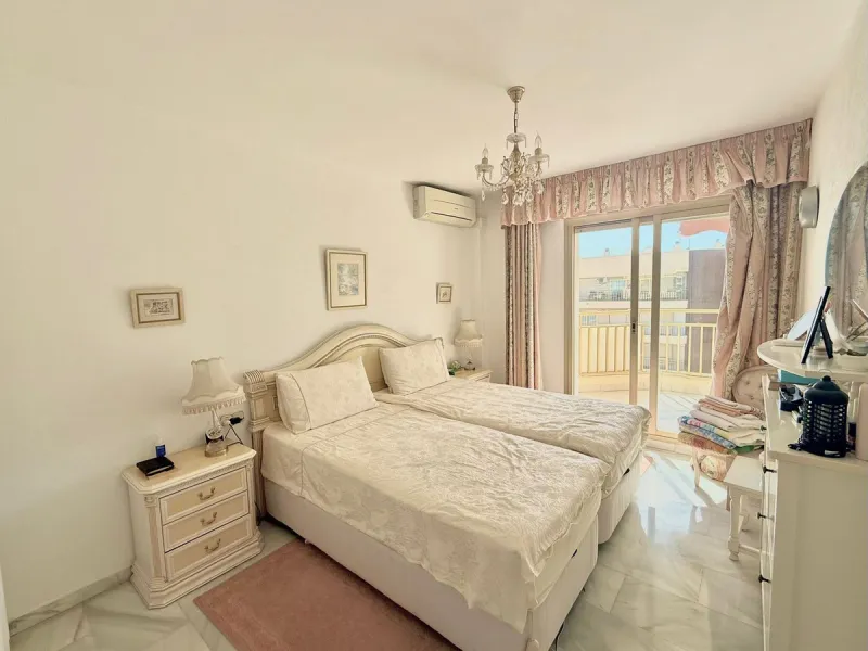 Apartment - Top Floor Apartment в продаже в Fuengirola, Málaga. В доме 2 спален и 2 ванных комнат. Площадь дома 83 м²