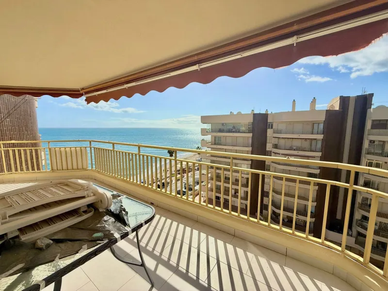 Apartment - Top Floor Apartment в продаже в Fuengirola, Málaga. В доме 2 спален и 2 ванных комнат. Площадь дома 83 м²