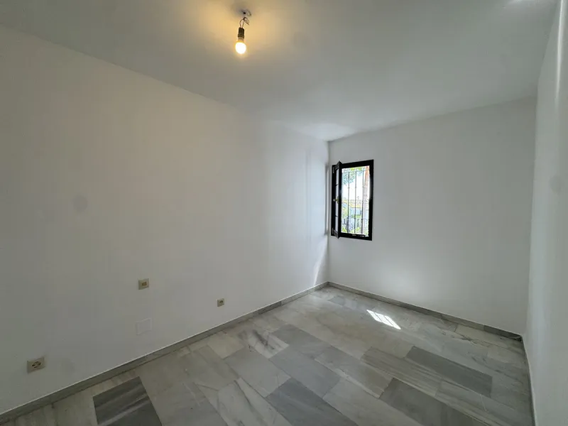 Exclusive townhouse in Marbella with sea views and prime location
