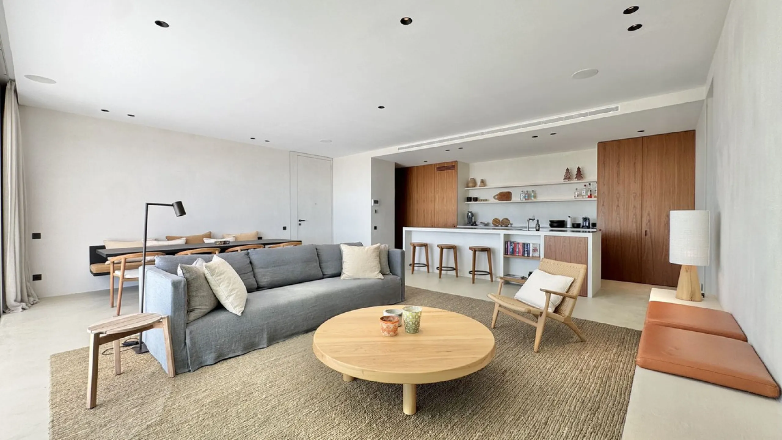 Luxury South-Facing Corner Apartment with Panoramic Sea & Golf Views in Byu Hills, La Quinta, Benahavís.