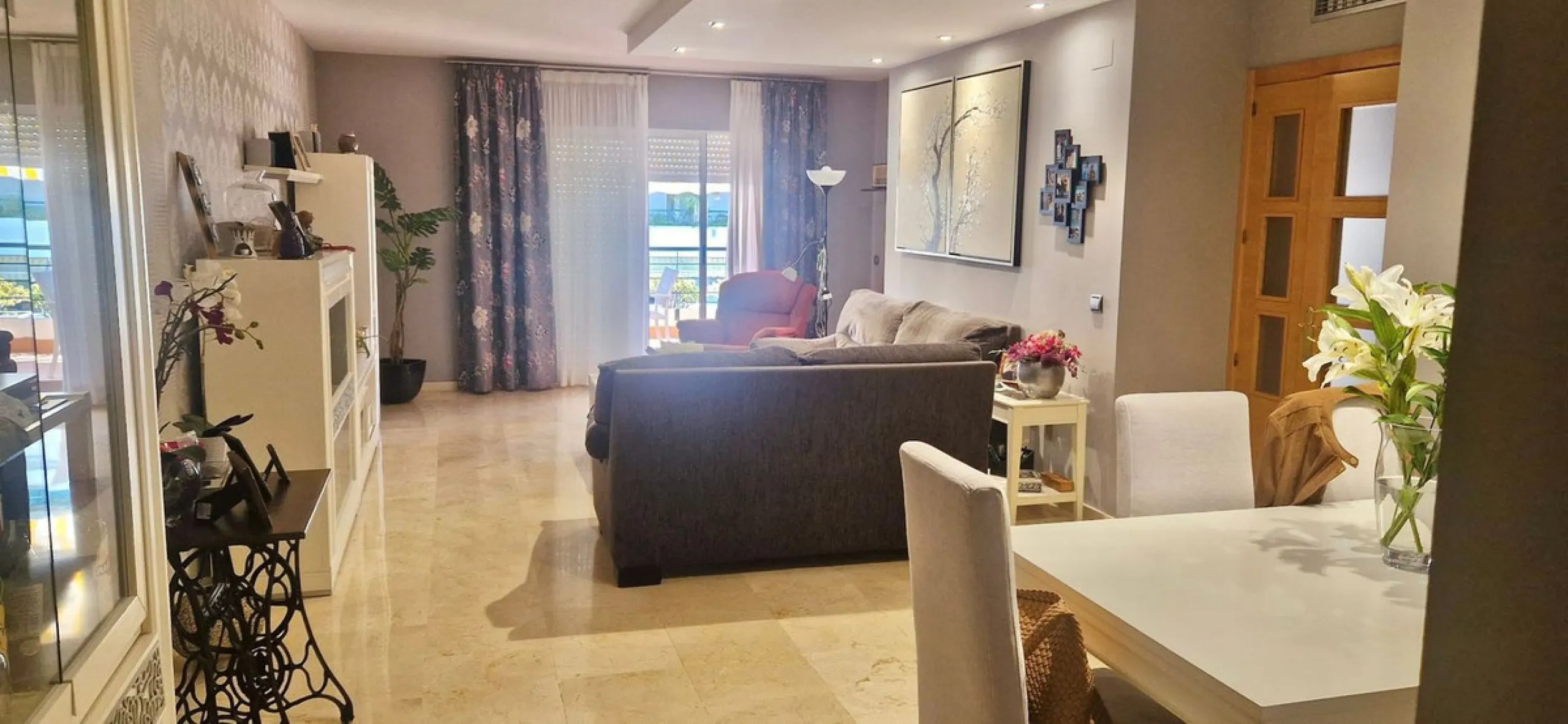 Bright apartment with golf course, garden, and pool views in a gated community!