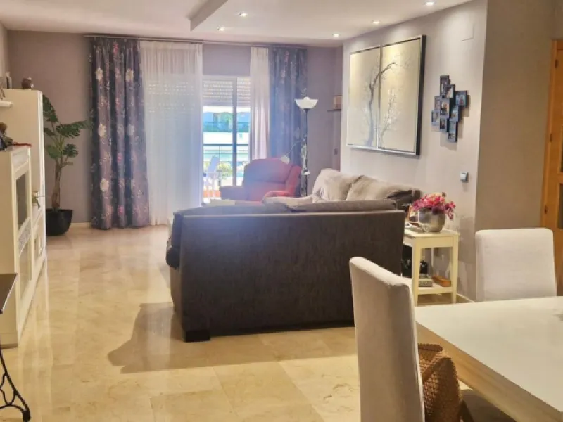 Bright apartment with golf course, garden, and pool views in a gated community!