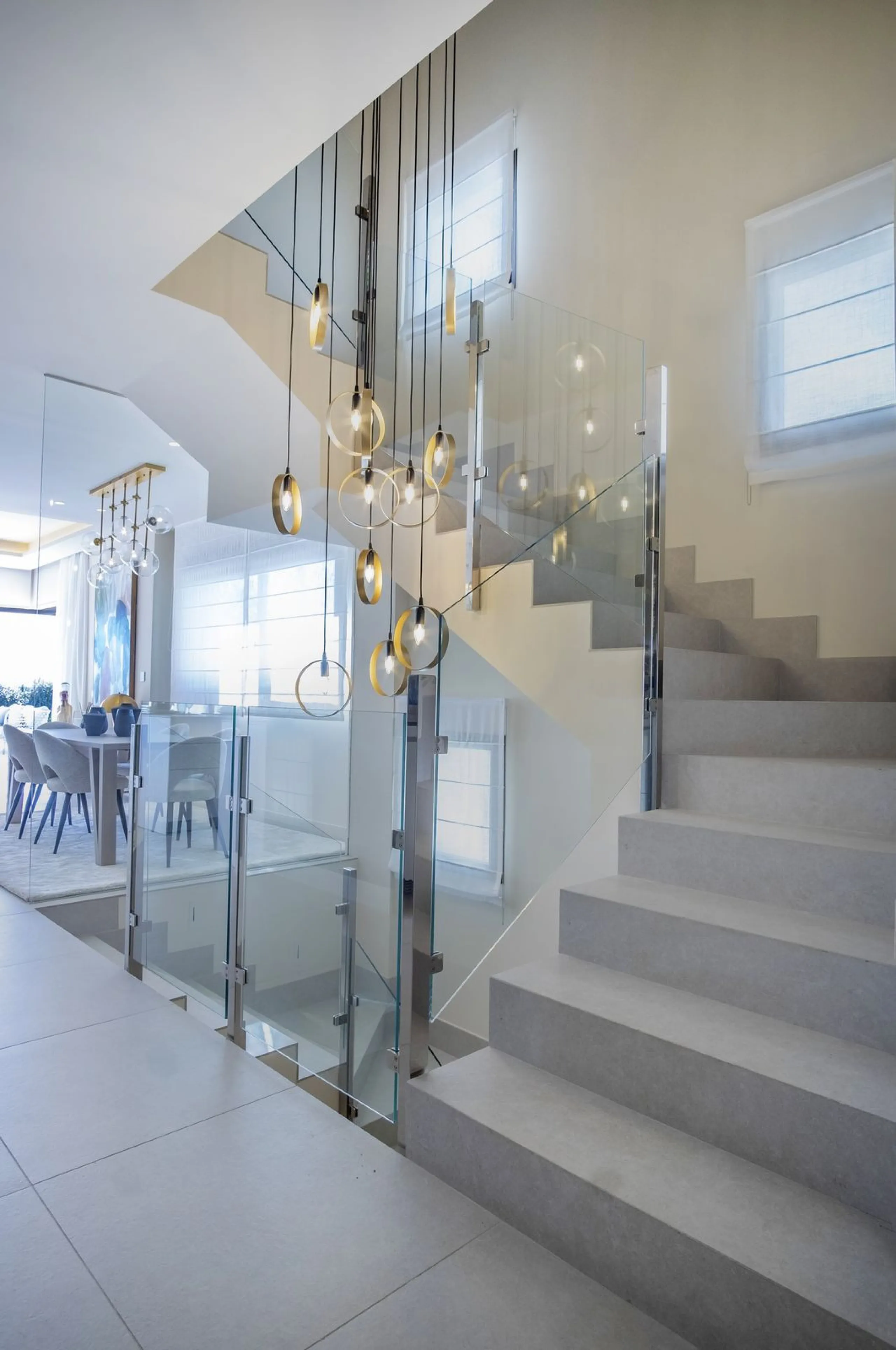 This modern, top-quality villa is located in Velaya Gardens, a prestigious frontline beach development on the New Golden Mile, just a short distance from Estepona town center via the new Paseo.