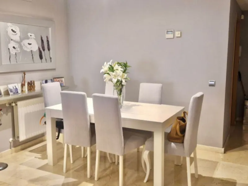 Bright apartment with golf course, garden, and pool views in a gated community!