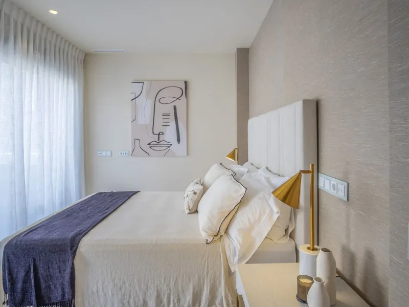 This modern, top-quality villa is located in Velaya Gardens, a prestigious frontline beach development on the New Golden Mile, just a short distance from Estepona town center via the new Paseo.