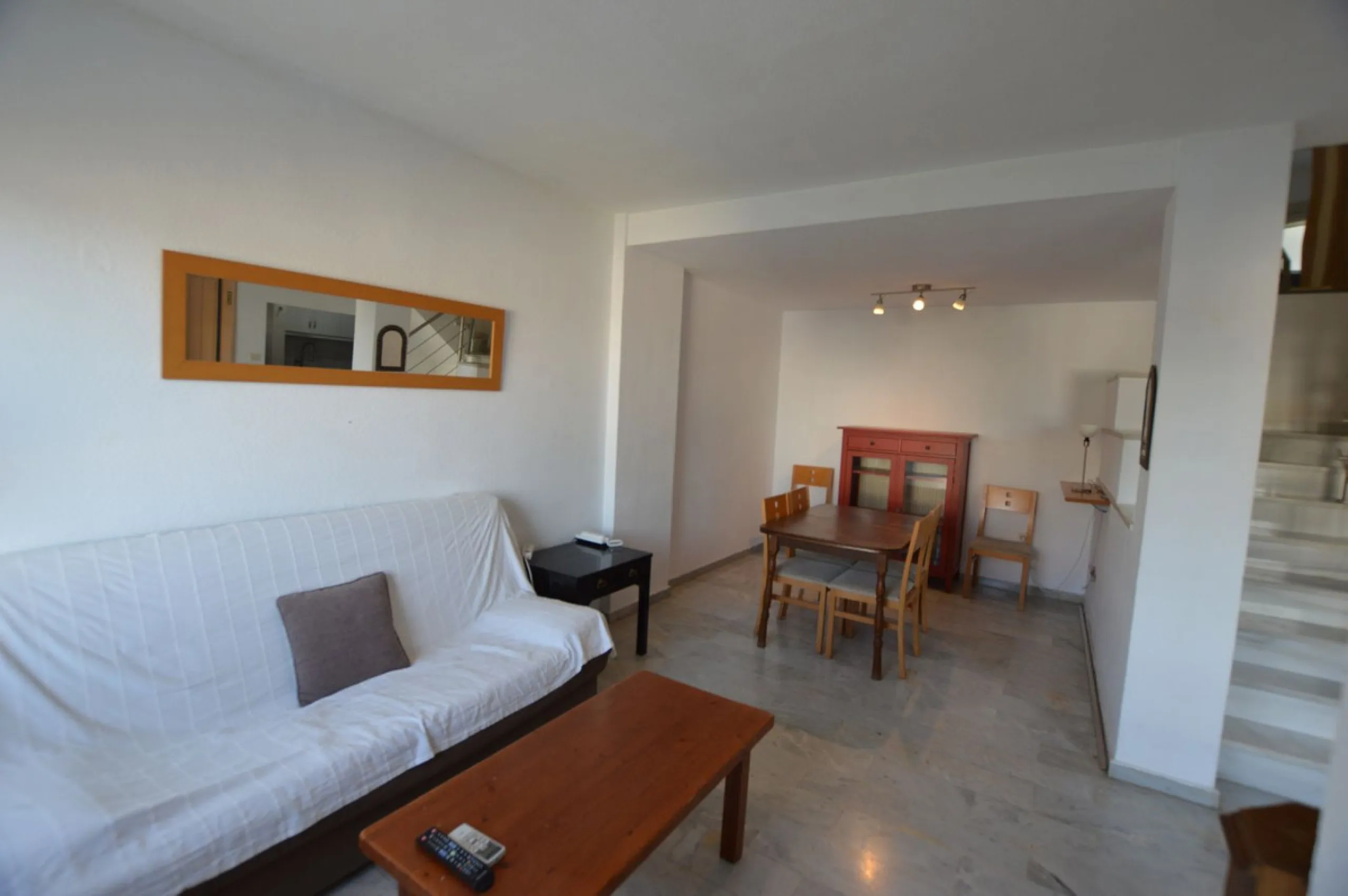 Discover the duplex of your dreams in Torreblanca! This charming 122 m² home offers you a cozy and modern space, ready to move into. With two spacious bedrooms and two bathrooms, you will find the comfort you have always wanted. The illuminated terrace, f
