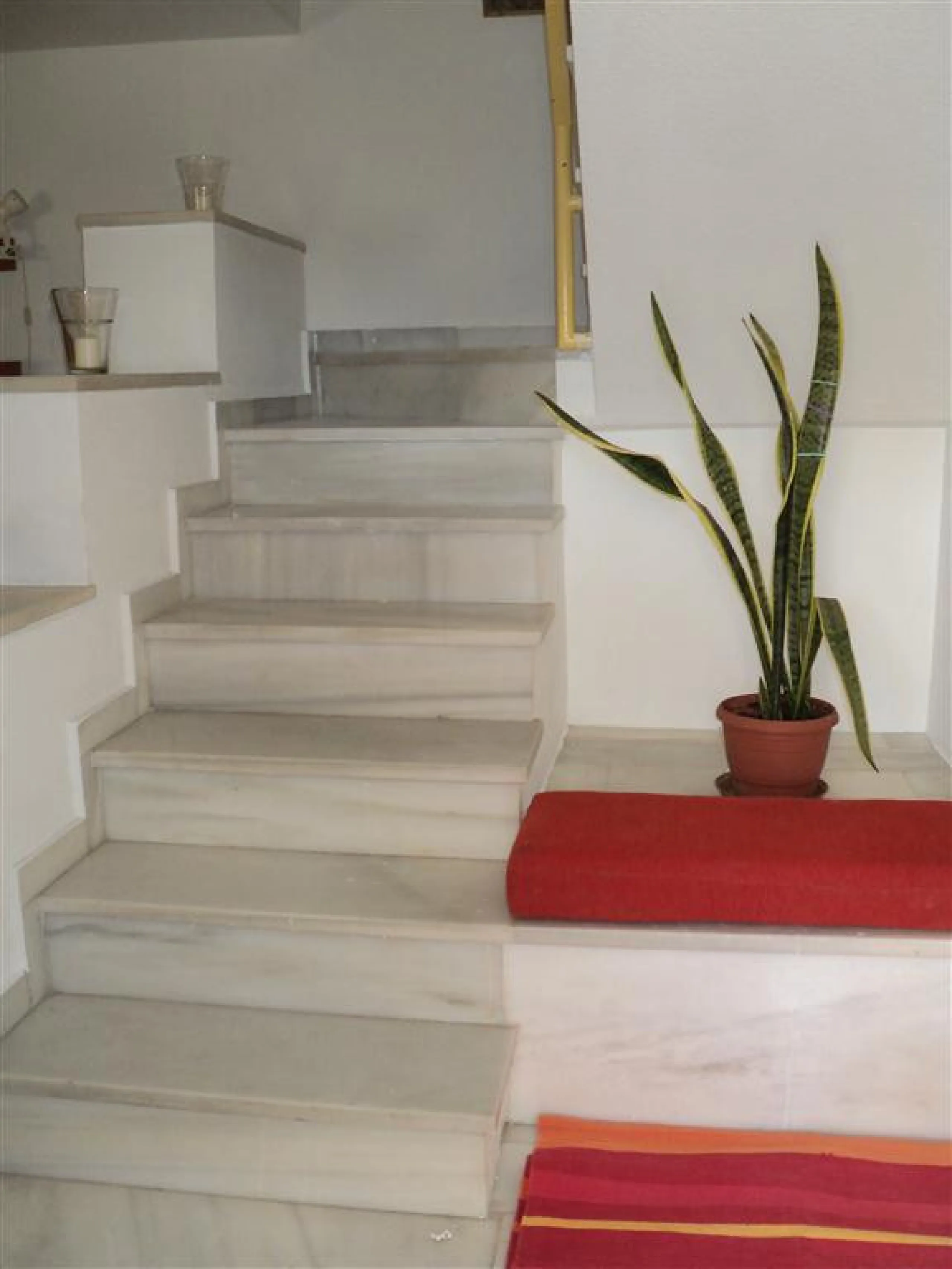 Discover the duplex of your dreams in Torreblanca! This charming 122 m² home offers you a cozy and modern space, ready to move into. With two spacious bedrooms and two bathrooms, you will find the comfort you have always wanted. The illuminated terrace, f