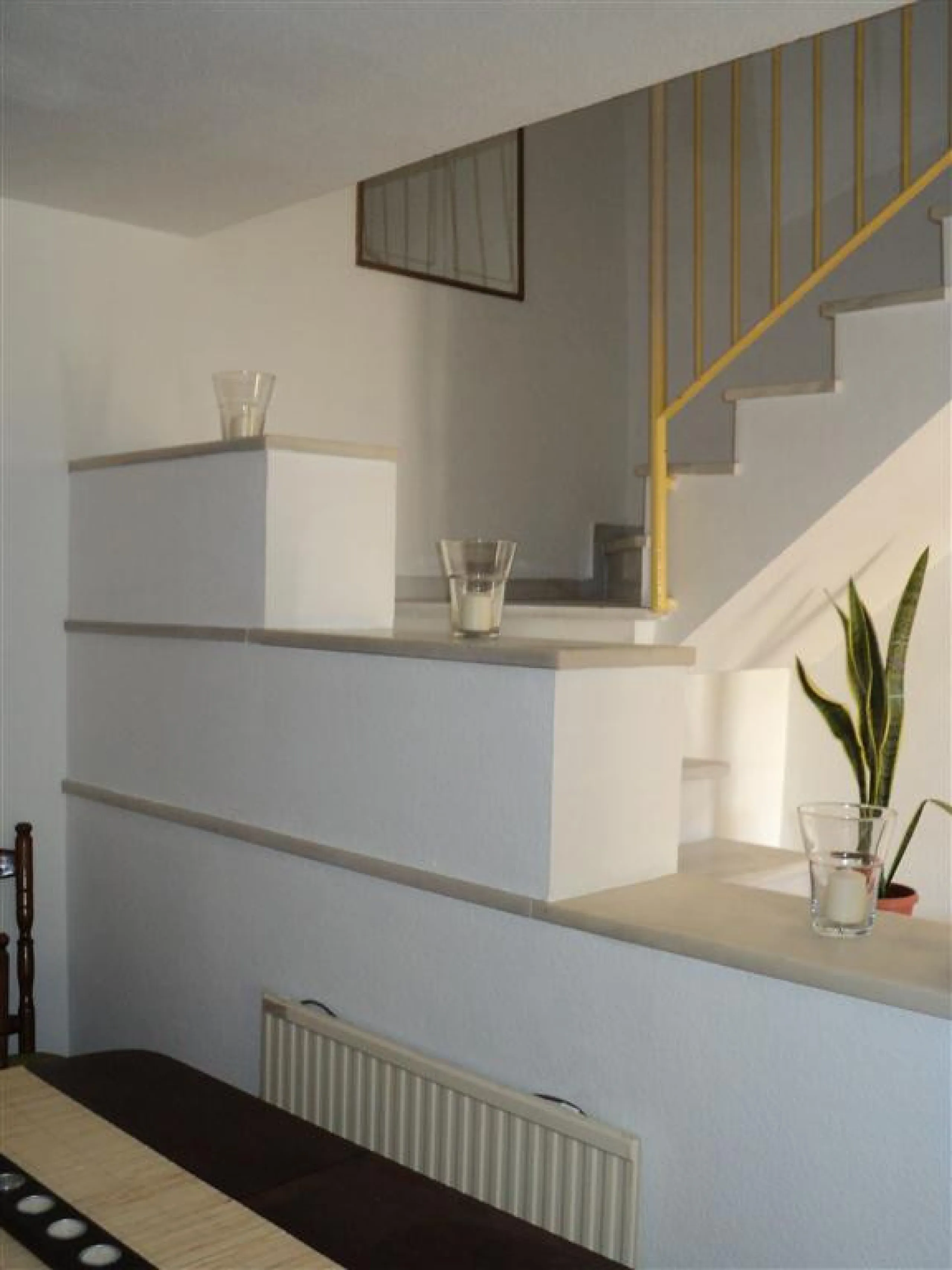 Discover the duplex of your dreams in Torreblanca! This charming 122 m² home offers you a cozy and modern space, ready to move into. With two spacious bedrooms and two bathrooms, you will find the comfort you have always wanted. The illuminated terrace, f