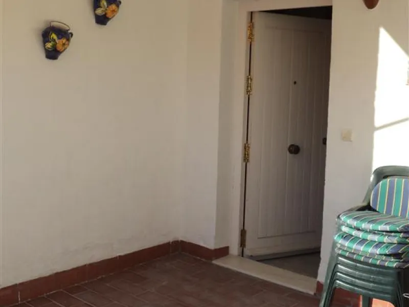 Discover the duplex of your dreams in Torreblanca! This charming 122 m² home offers you a cozy and modern space, ready to move into. With two spacious bedrooms and two bathrooms, you will find the comfort you have always wanted. The illuminated terrace, f