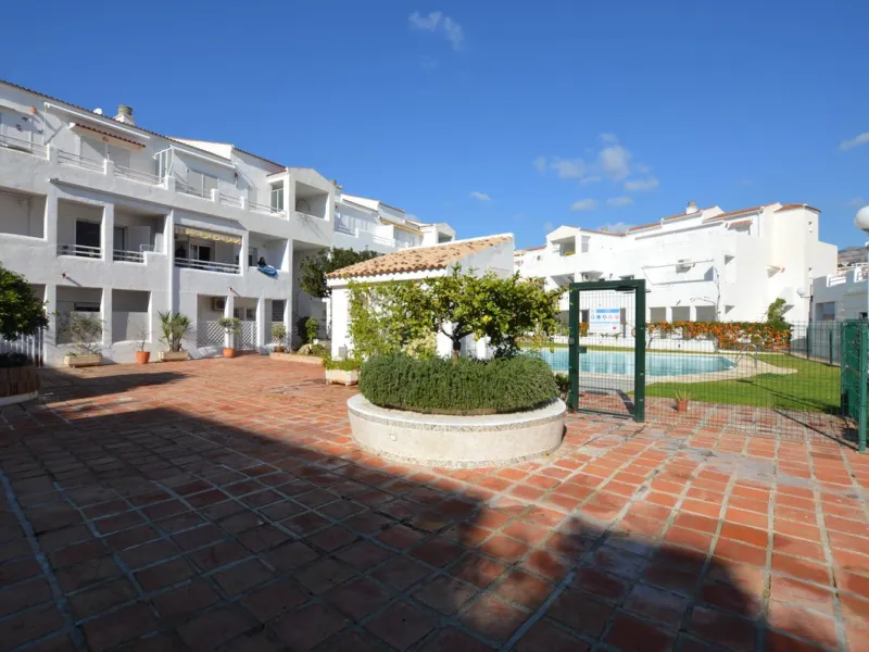 Discover the duplex of your dreams in Torreblanca! This charming 122 m² home offers you a cozy and modern space, ready to move into. With two spacious bedrooms and two bathrooms, you will find the comfort you have always wanted. The illuminated terrace, f