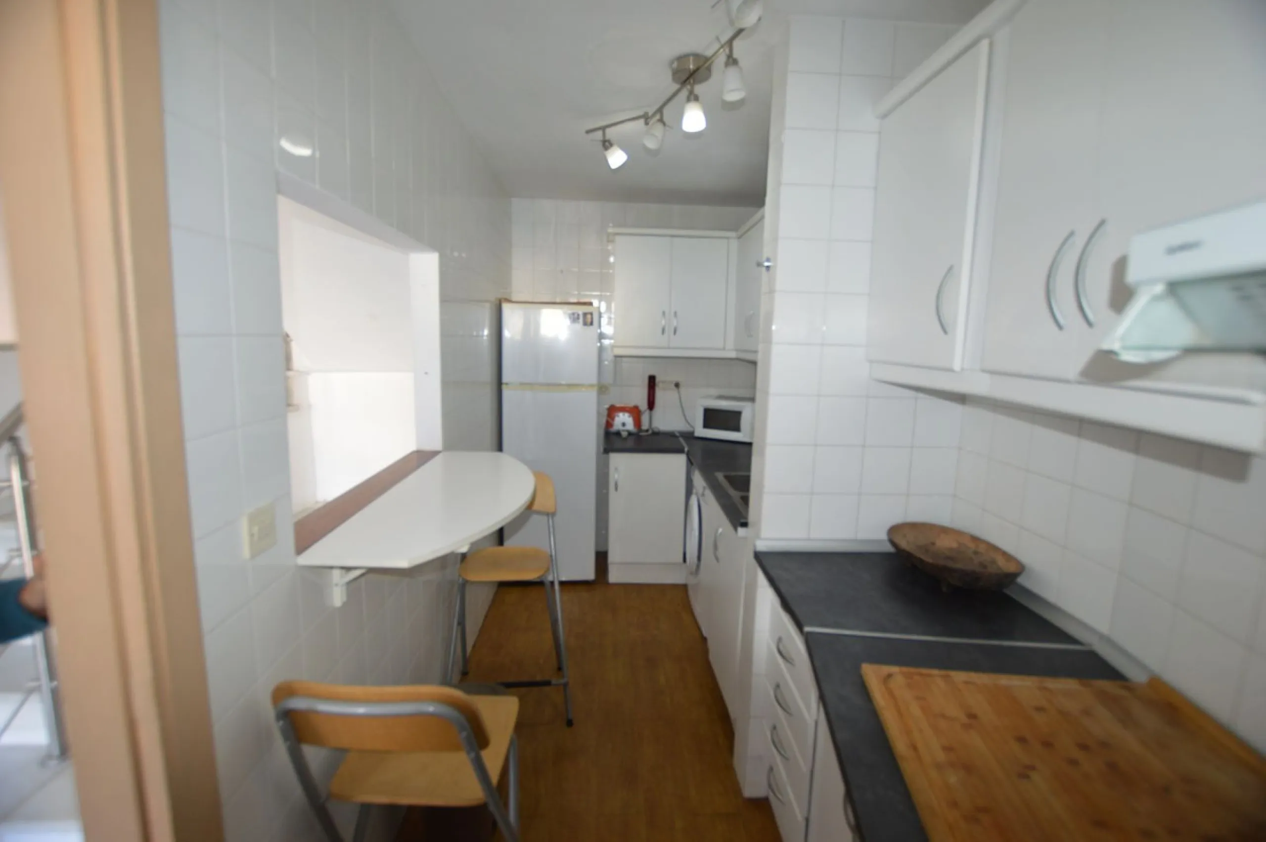 Discover the duplex of your dreams in Torreblanca! This charming 122 m² home offers you a cozy and modern space, ready to move into. With two spacious bedrooms and two bathrooms, you will find the comfort you have always wanted. The illuminated terrace, f