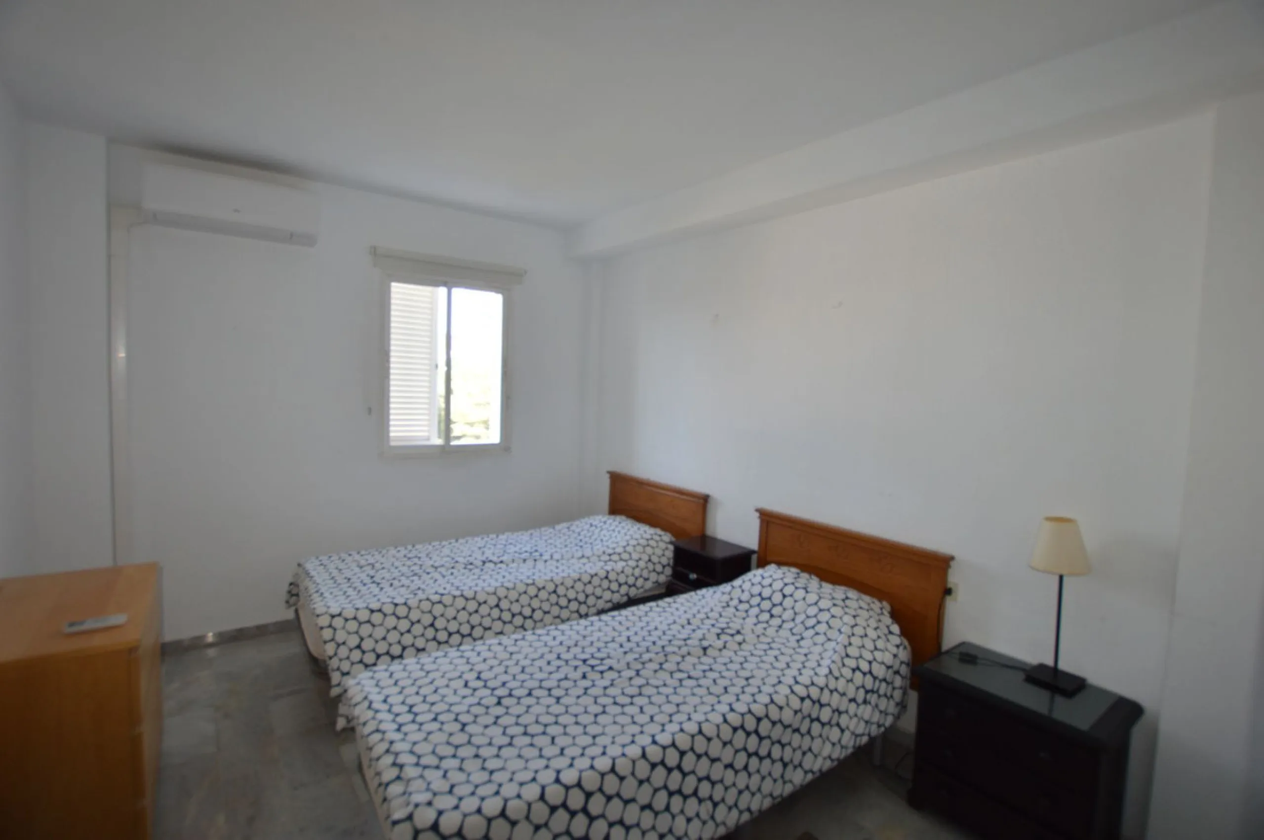 Discover the duplex of your dreams in Torreblanca! This charming 122 m² home offers you a cozy and modern space, ready to move into. With two spacious bedrooms and two bathrooms, you will find the comfort you have always wanted. The illuminated terrace, f