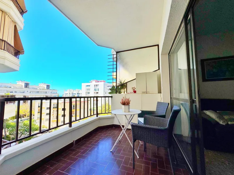 Apartment - Middle Floor Apartment в продаже в Marbella, Málaga. В доме 2 спален и 1 ванных комнат. Площадь дома 90 м²