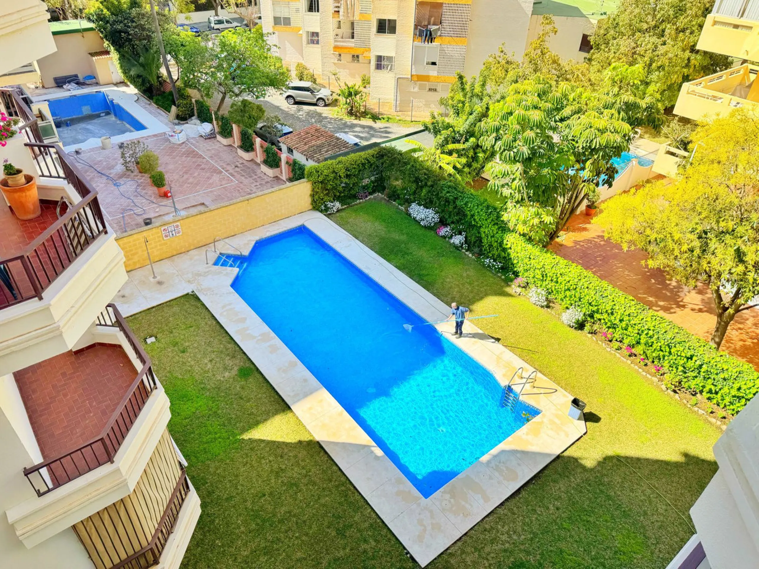 Apartment - Middle Floor Apartment в продаже в Marbella, Málaga. В доме 2 спален и 1 ванных комнат. Площадь дома 90 м²