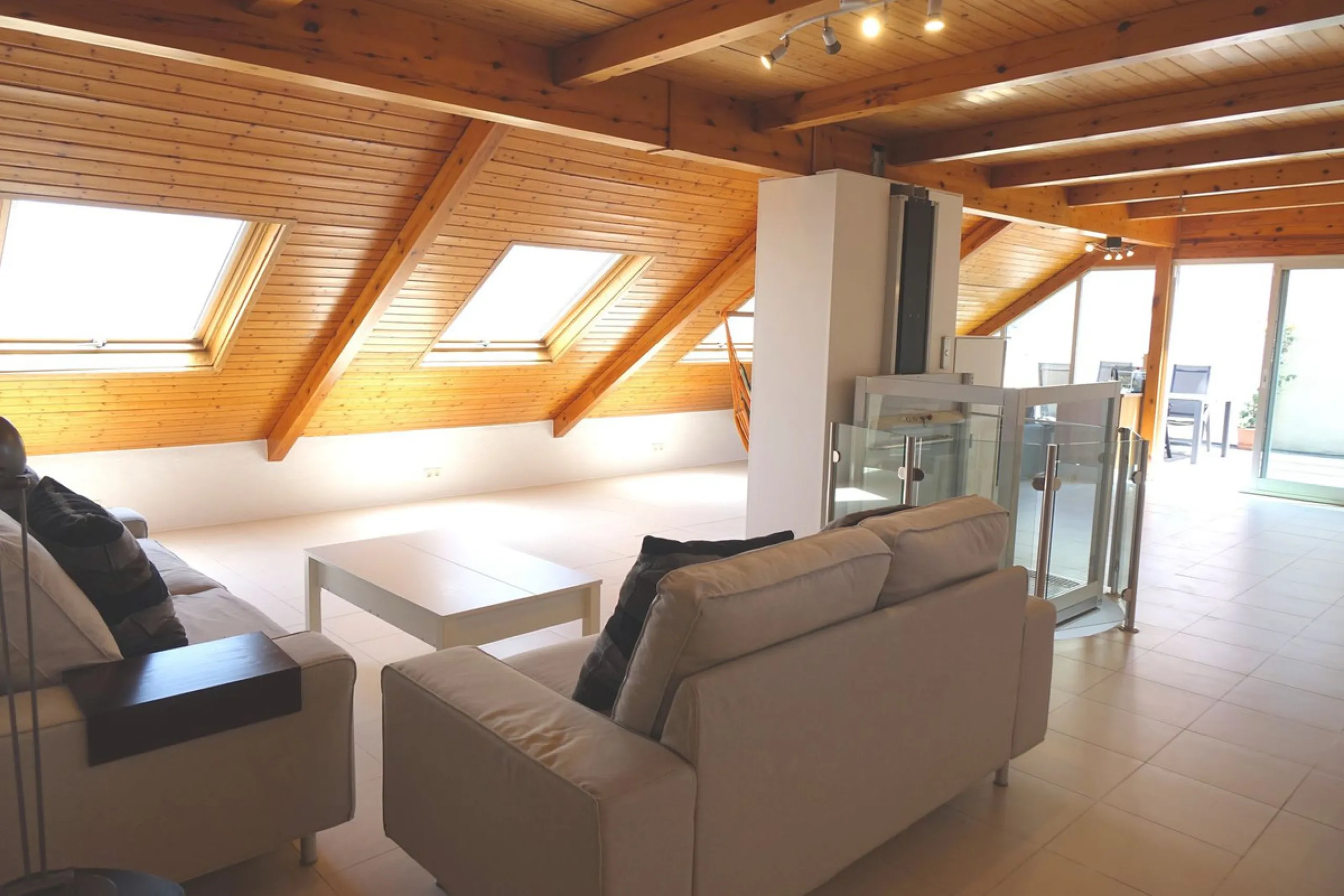 Bright 3-Bedroom Duplex Penthouse – Just Steps from the Beach in Fuengirola