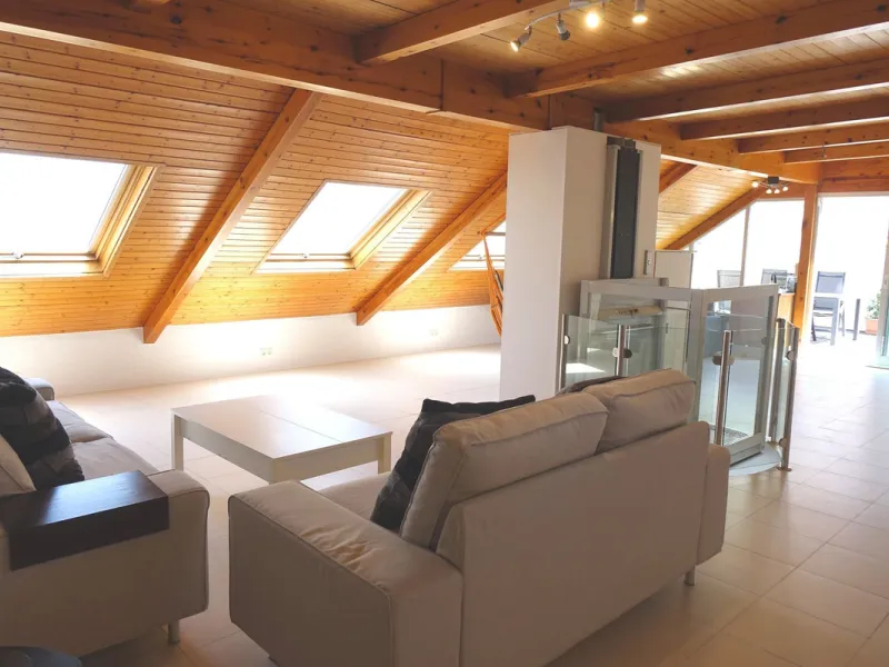 Apartment - Penthouse Duplex в продаже в Fuengirola, Málaga. В доме 3 спален и 2 ванных комнат. Площадь дома 220 м²