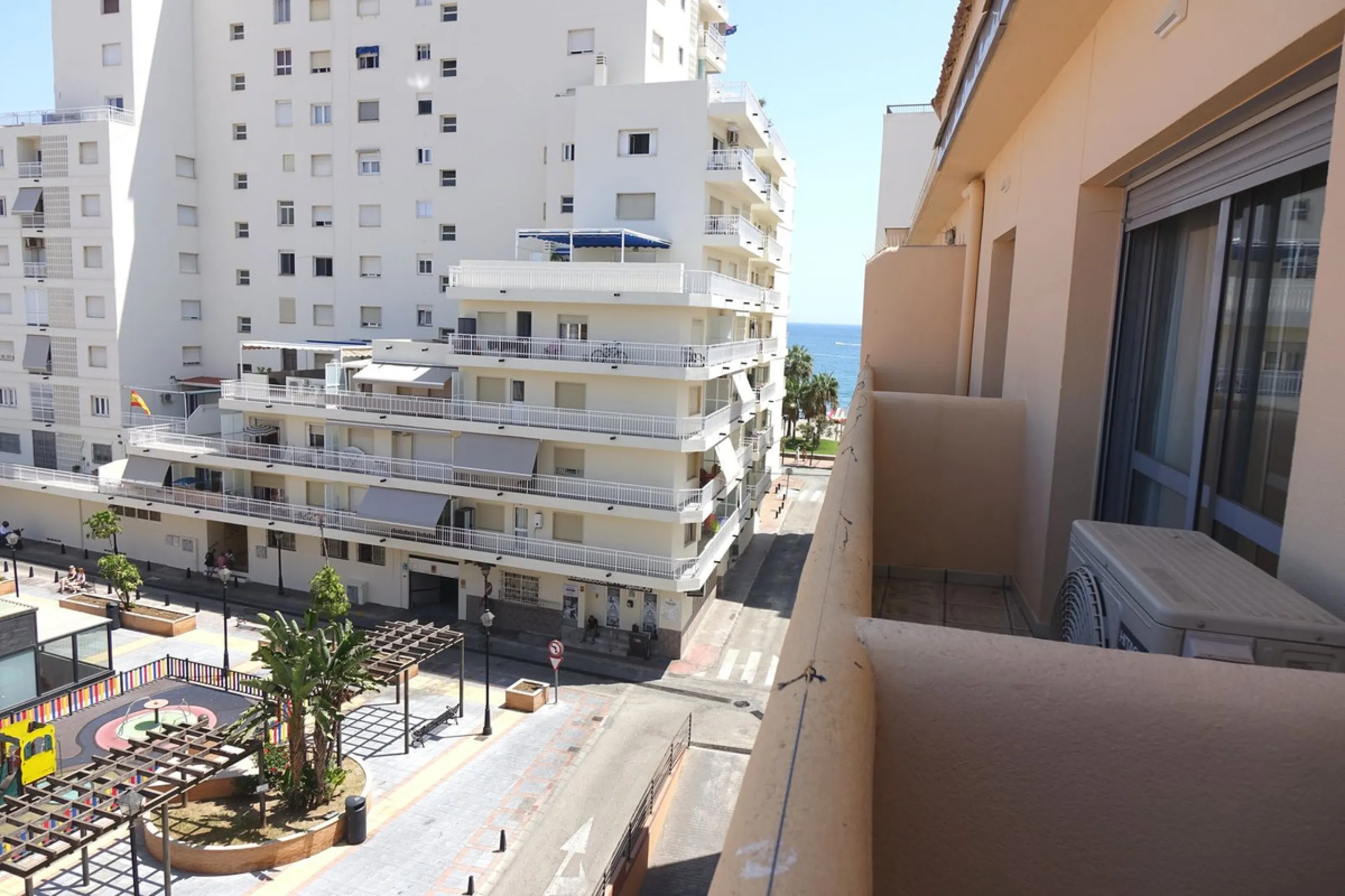 Bright 3-Bedroom Duplex Penthouse – Just Steps from the Beach in Fuengirola