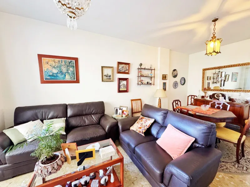 Apartment - Middle Floor Apartment в продаже в Marbella, Málaga. В доме 2 спален и 1 ванных комнат. Площадь дома 90 м²