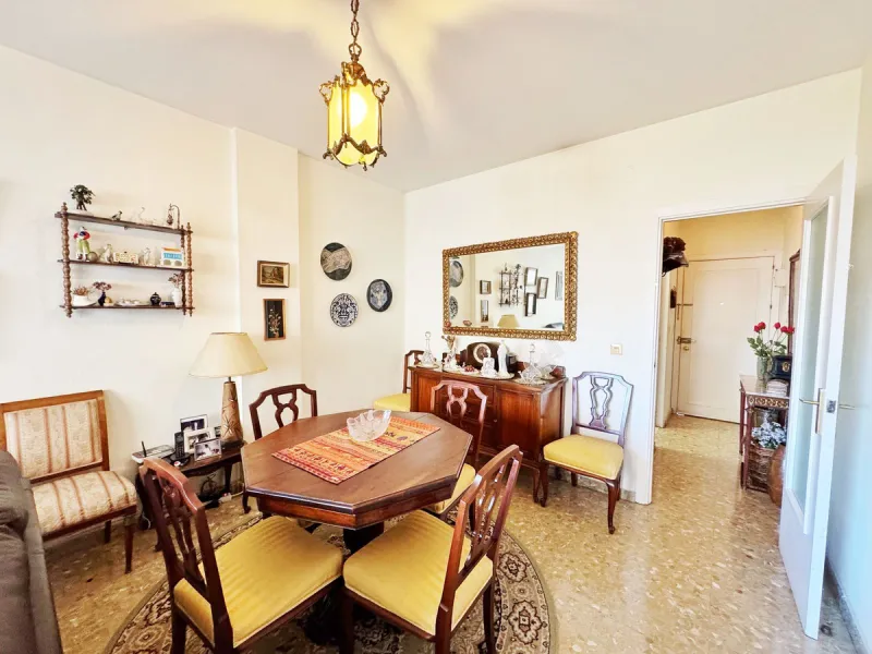 Apartment - Middle Floor Apartment в продаже в Marbella, Málaga. В доме 2 спален и 1 ванных комнат. Площадь дома 90 м²