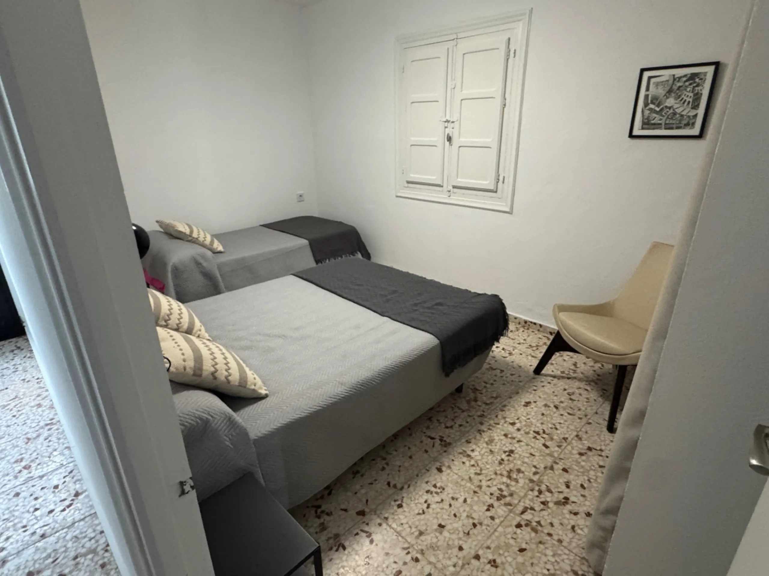 Located in the tranquil and prestigious area of Guadalmansa, close to Cancelada village, east of Estepona town, this estate stands out for its spaciousness, privacy, and unparalleled views of both the sea and the rural surroundings. The property, ideal fo