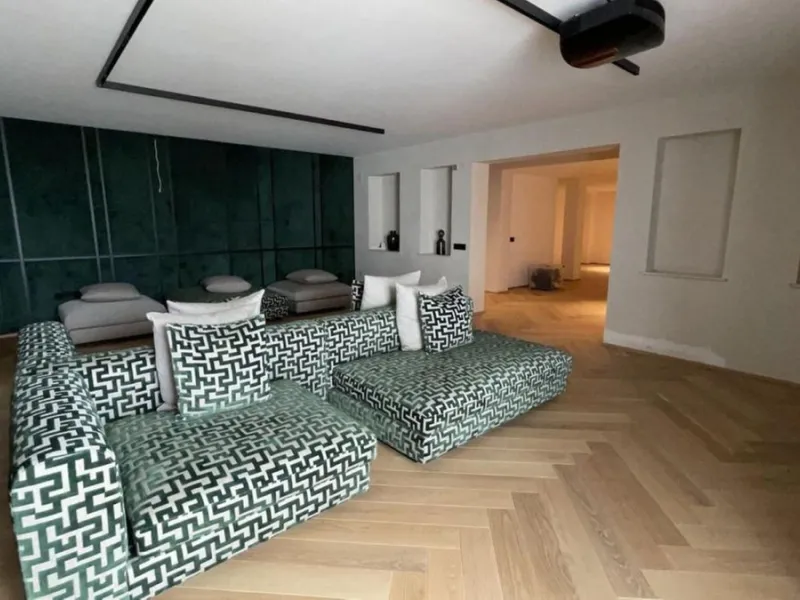 House - Detached Villa в продаже в Benahavís, Málaga. В доме 5 спален и 5 ванных комнат. Площадь дома 639 м². Площадь участка 3000 м²