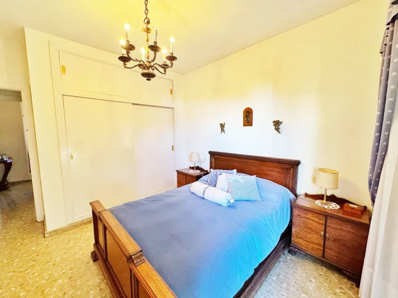Apartment - Middle Floor Apartment в продаже в Marbella, Málaga. В доме 2 спален и 1 ванных комнат. Площадь дома 90 м²