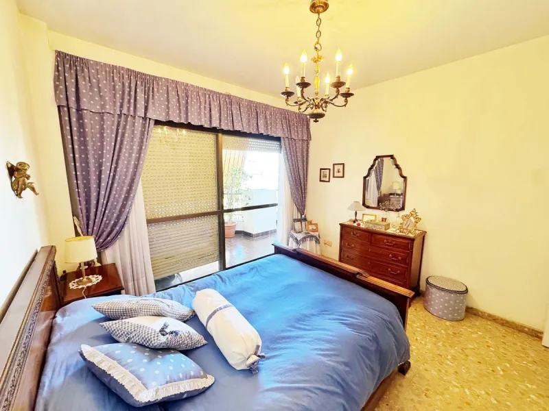 Apartment - Middle Floor Apartment в продаже в Marbella, Málaga. В доме 2 спален и 1 ванных комнат. Площадь дома 90 м²