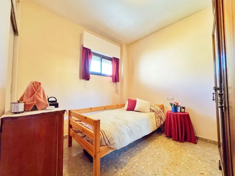 Apartment - Middle Floor Apartment в продаже в Marbella, Málaga. В доме 2 спален и 1 ванных комнат. Площадь дома 90 м²