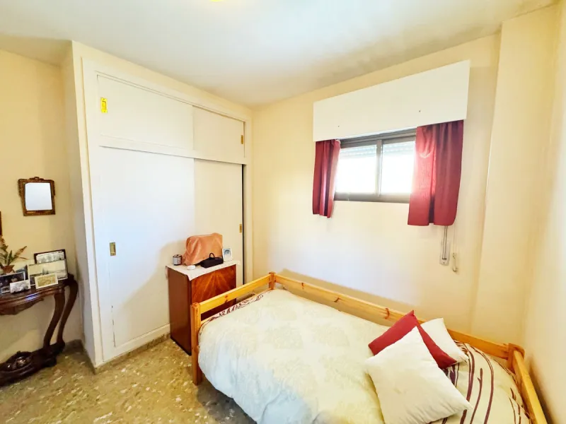 Apartment - Middle Floor Apartment в продаже в Marbella, Málaga. В доме 2 спален и 1 ванных комнат. Площадь дома 90 м²