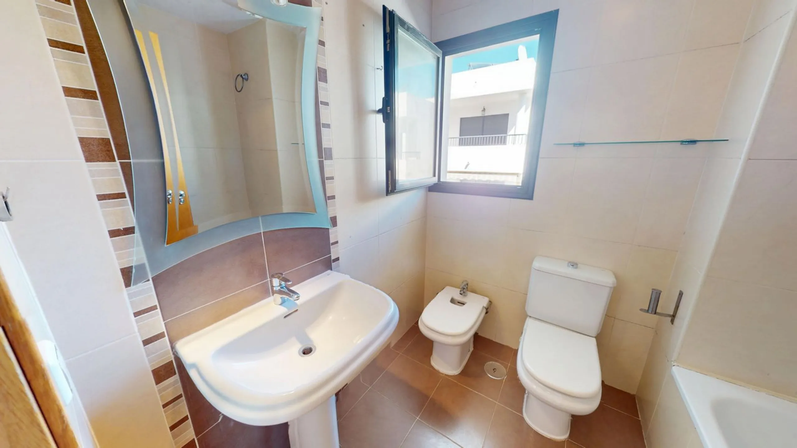Apartment for sale in Mijas Golf — 2 bedrooms, 70 m² terrace, garage and pool