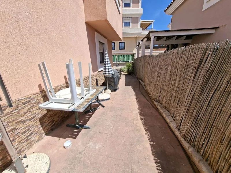 Large detached family townhouse close to all amenities - ideal family home.
