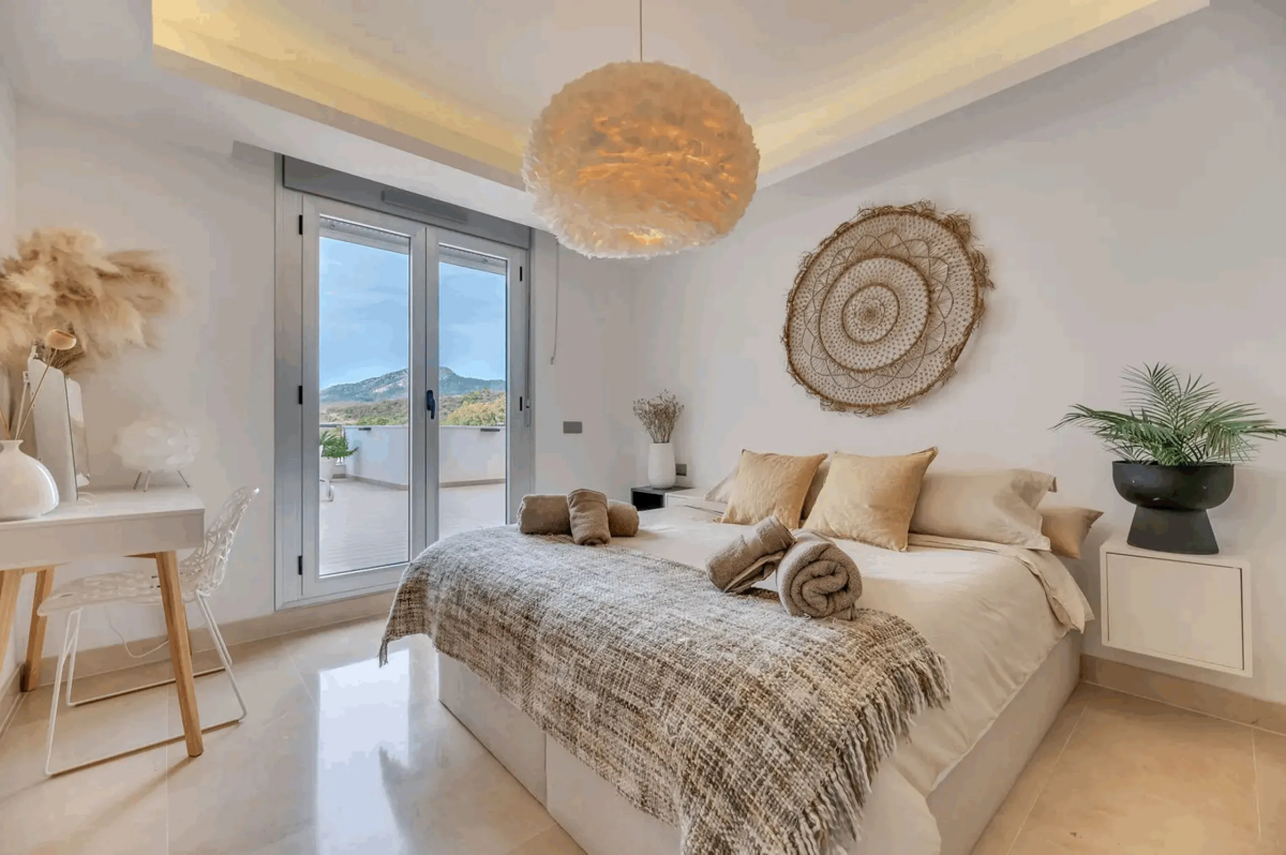 Located in the prestigious Avalon complex in Los Arqueros, Benahavís, Málaga,