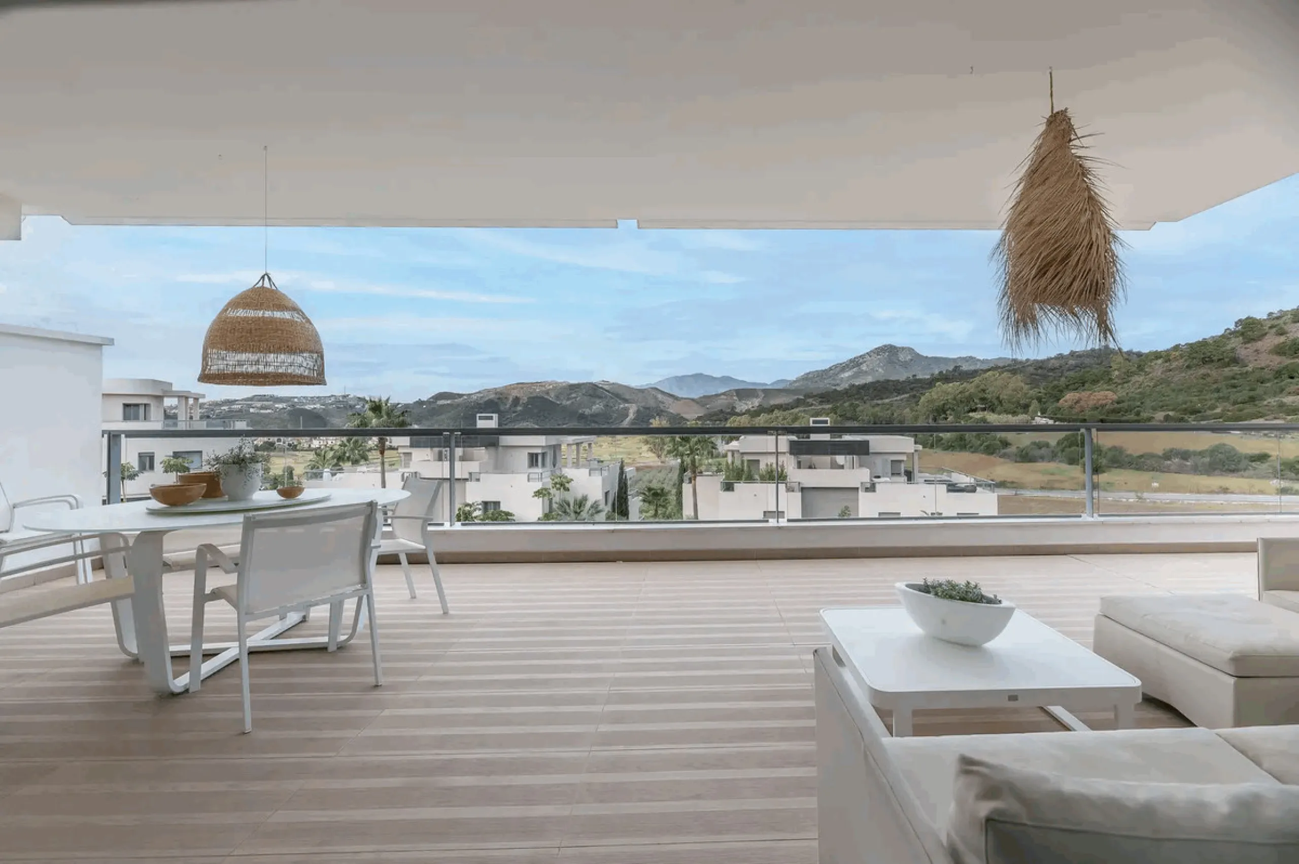 Located in the prestigious Avalon complex in Los Arqueros, Benahavís, Málaga,