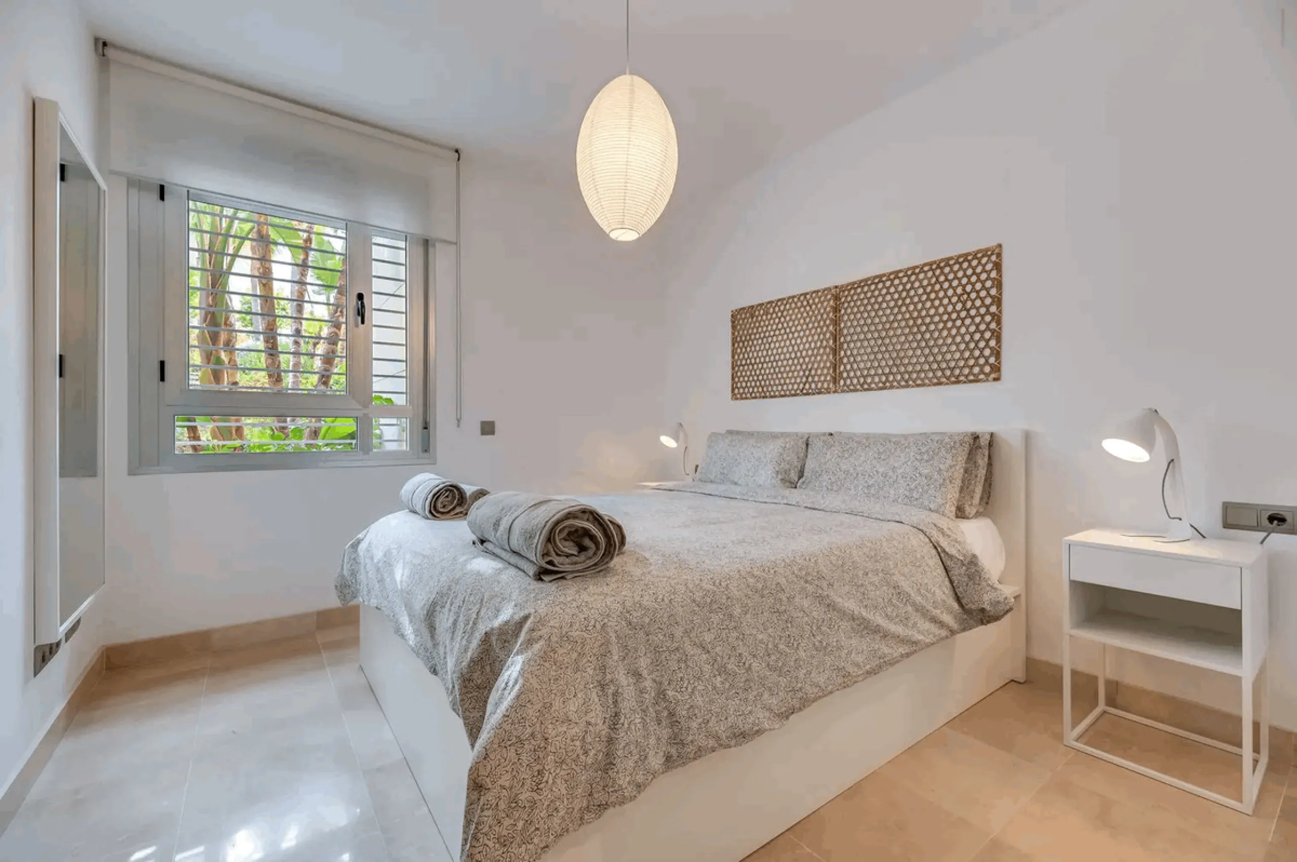 Located in the prestigious Avalon complex in Los Arqueros, Benahavís, Málaga,