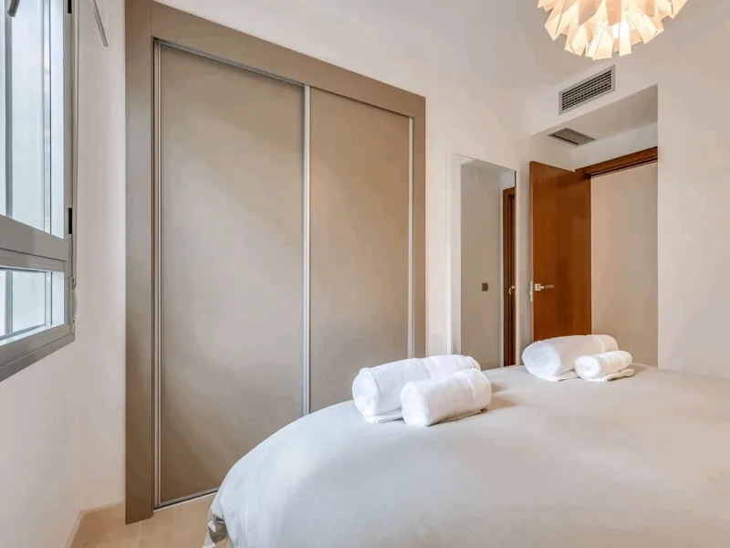 Located in the prestigious Avalon complex in Los Arqueros, Benahavís, Málaga,