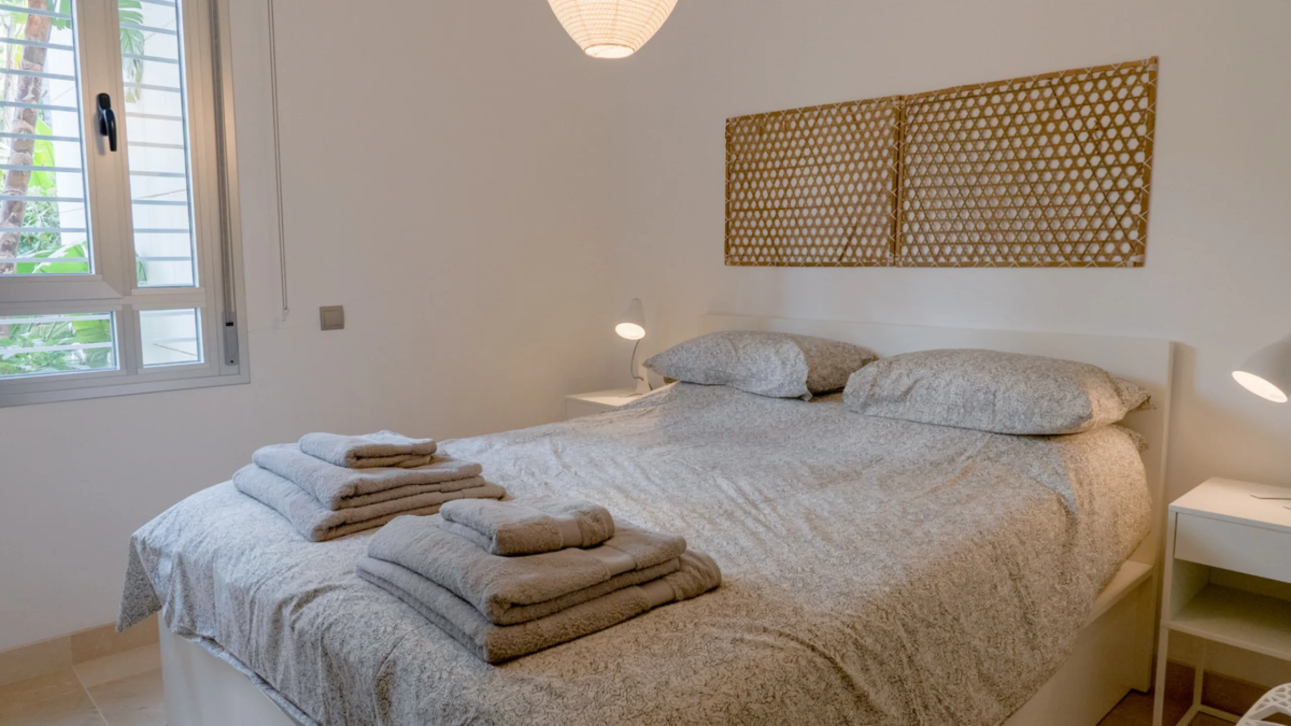 Located in the prestigious Avalon complex in Los Arqueros, Benahavís, Málaga,