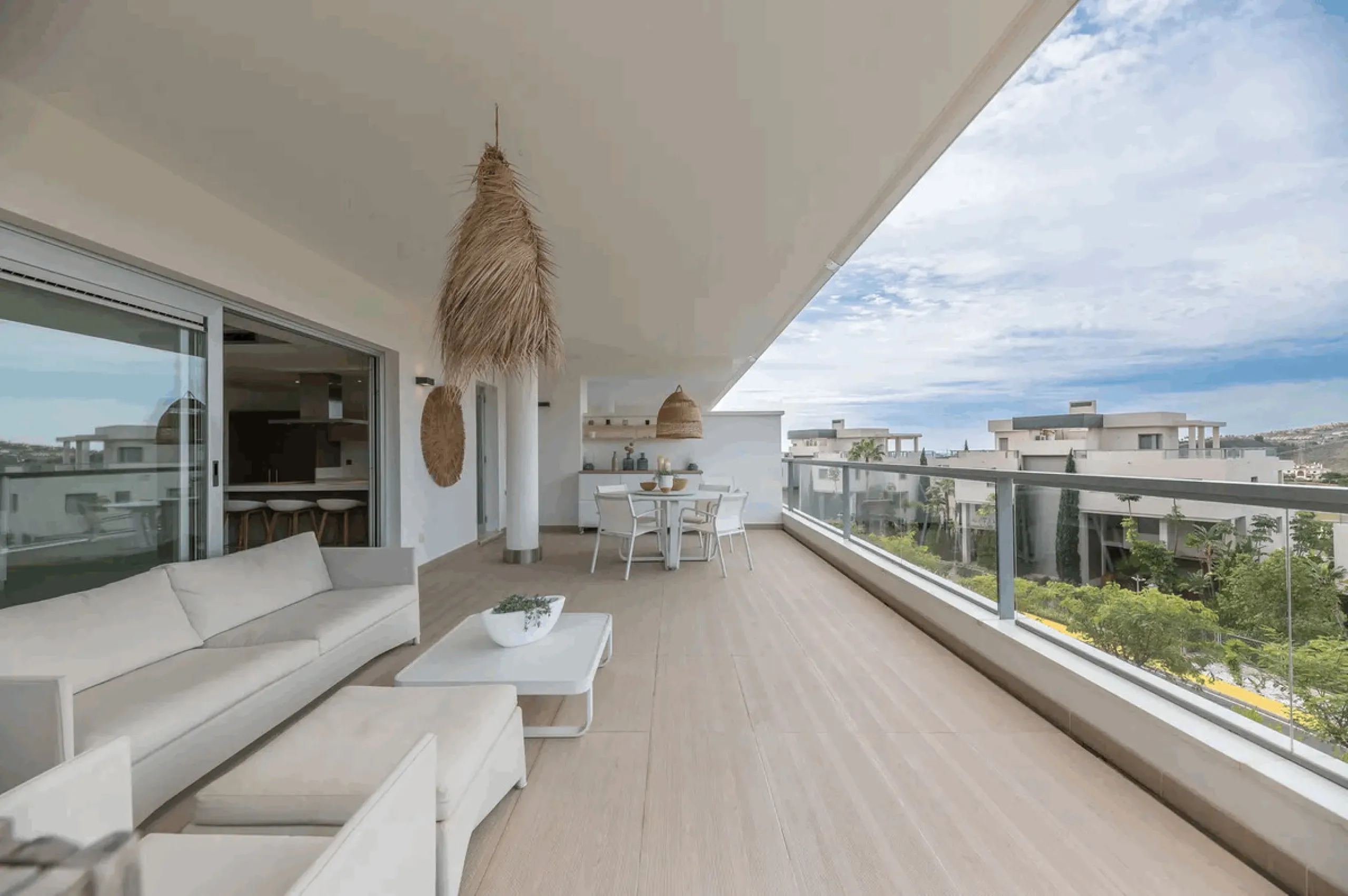 Located in the prestigious Avalon complex in Los Arqueros, Benahavís, Málaga,