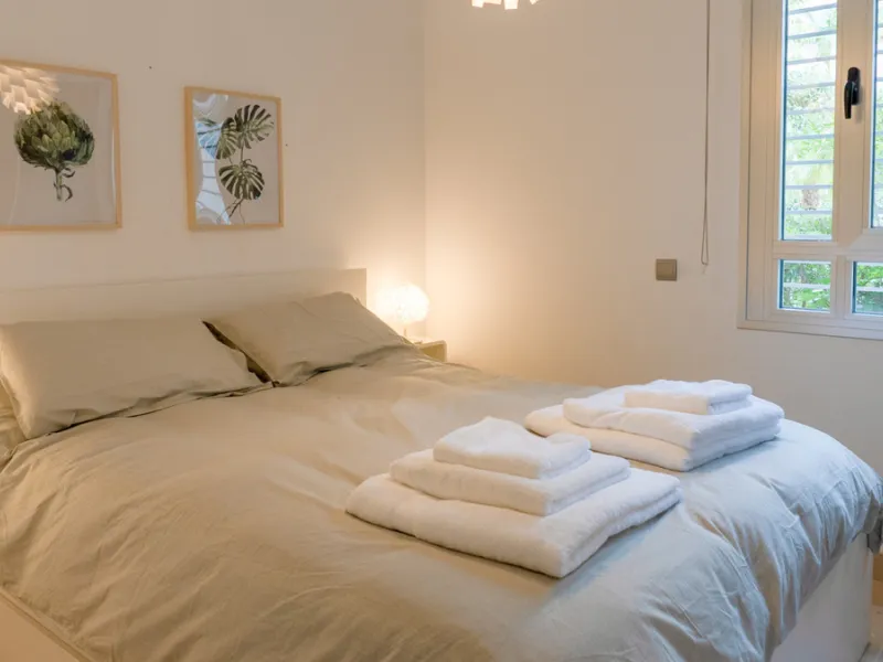 Located in the prestigious Avalon complex in Los Arqueros, Benahavís, Málaga,