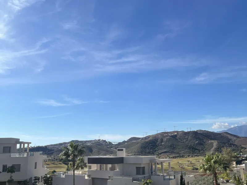 Located in the prestigious Avalon complex in Los Arqueros, Benahavís, Málaga,
