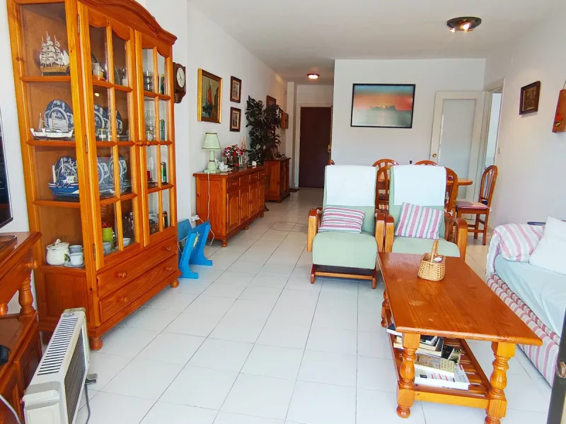 Fantastic 2-bedroom, 2-bathroom apartment located in a superb beachfront complex.