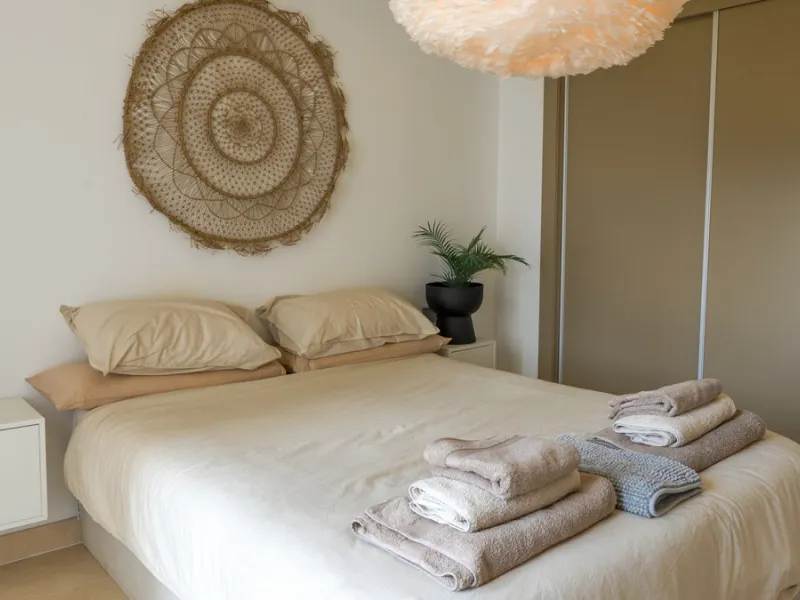 Located in the prestigious Avalon complex in Los Arqueros, Benahavís, Málaga,