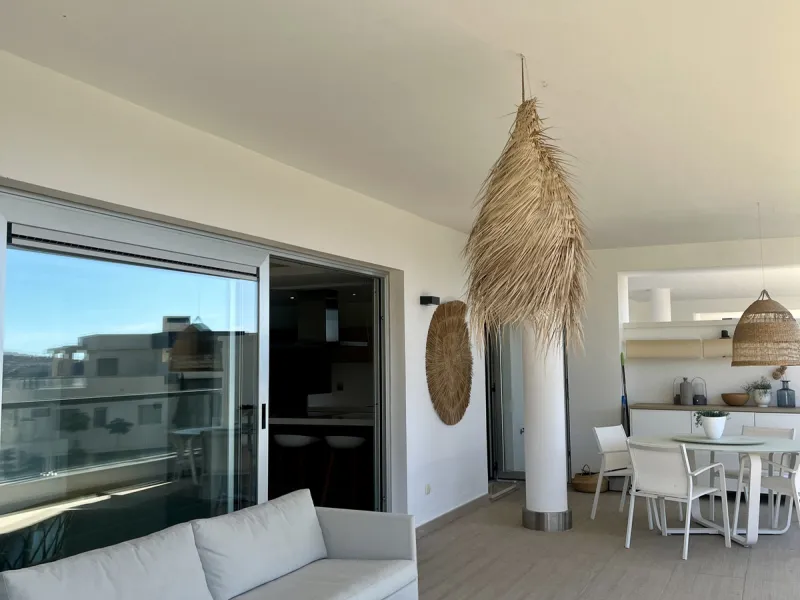 Located in the prestigious Avalon complex in Los Arqueros, Benahavís, Málaga,