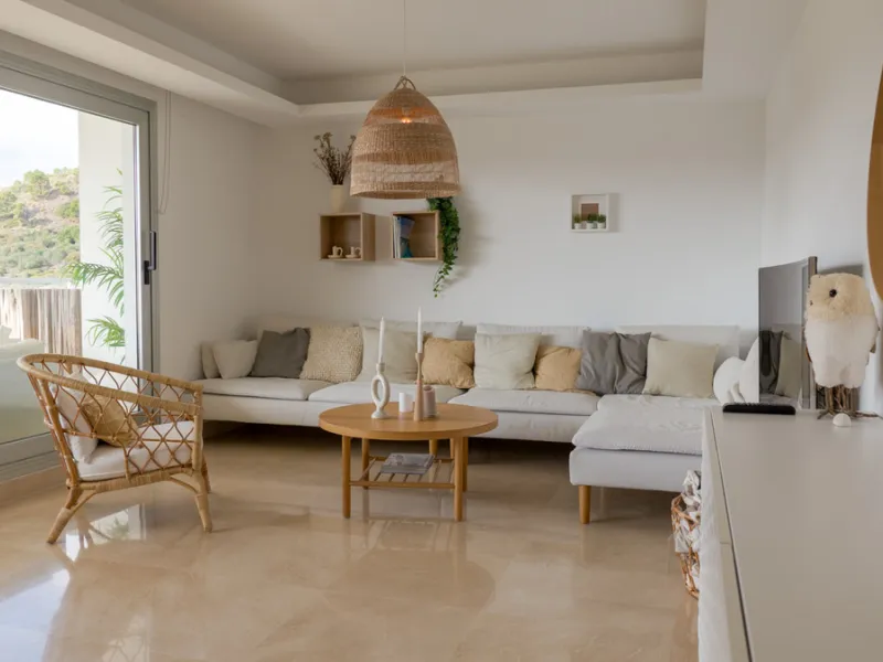 Located in the prestigious Avalon complex in Los Arqueros, Benahavís, Málaga,